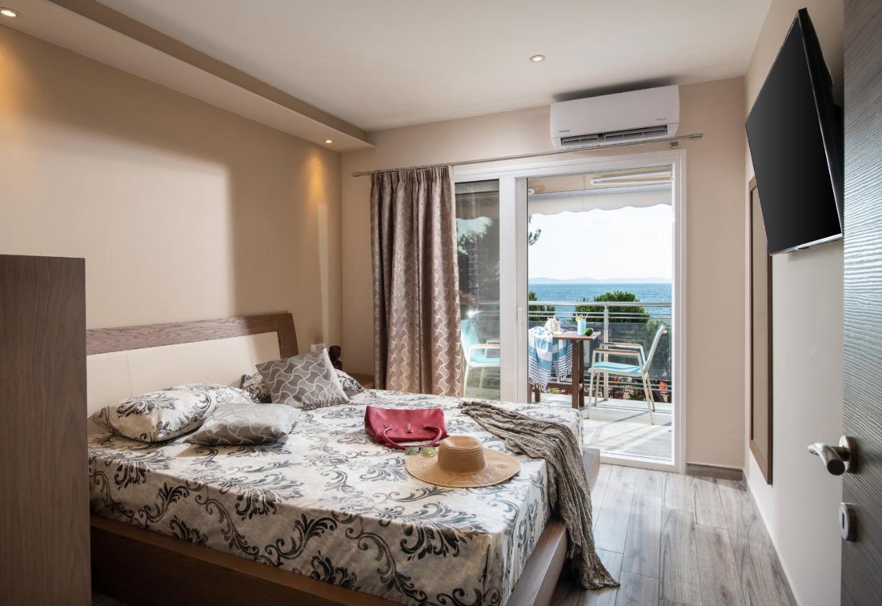 Sunset Studios - Suites With Seaview & Back Side Apartements Torone Exterior foto