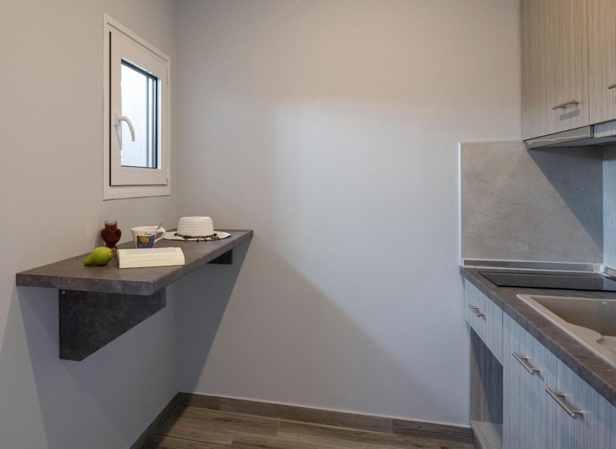 Sunset Studios - Suites With Seaview & Back Side Apartements Torone Exterior foto