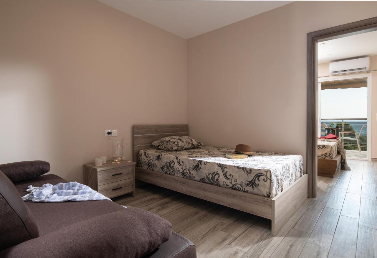 Sunset Studios - Suites With Seaview & Back Side Apartements Torone Exterior foto