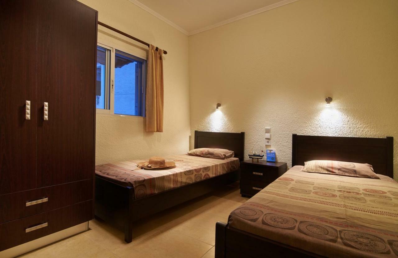 Sunset Studios - Suites With Seaview & Back Side Apartements Torone Exterior foto